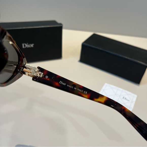 Dior Tortoiseshell Cat-Eye Sunglasses with Black Lenses - Picture 6 of 8